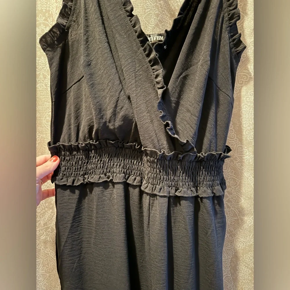 NWOT Black spaghetti strap ruffle v neck wide leg jumpsuit Black M - Picture 5 of 12